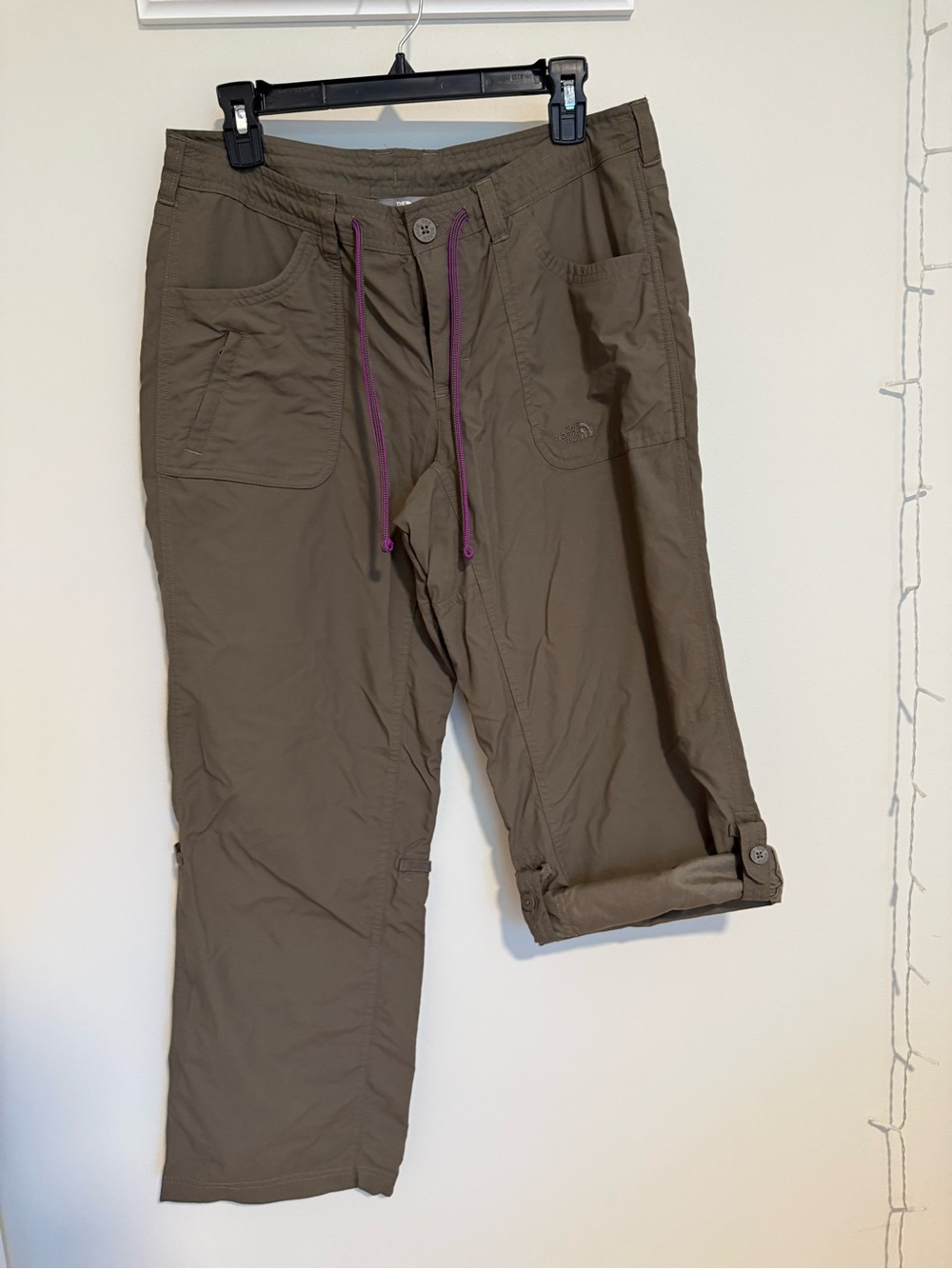 The North Face Women's size 10 short, Casual Drawstring Cargo Pants, Olive Brown